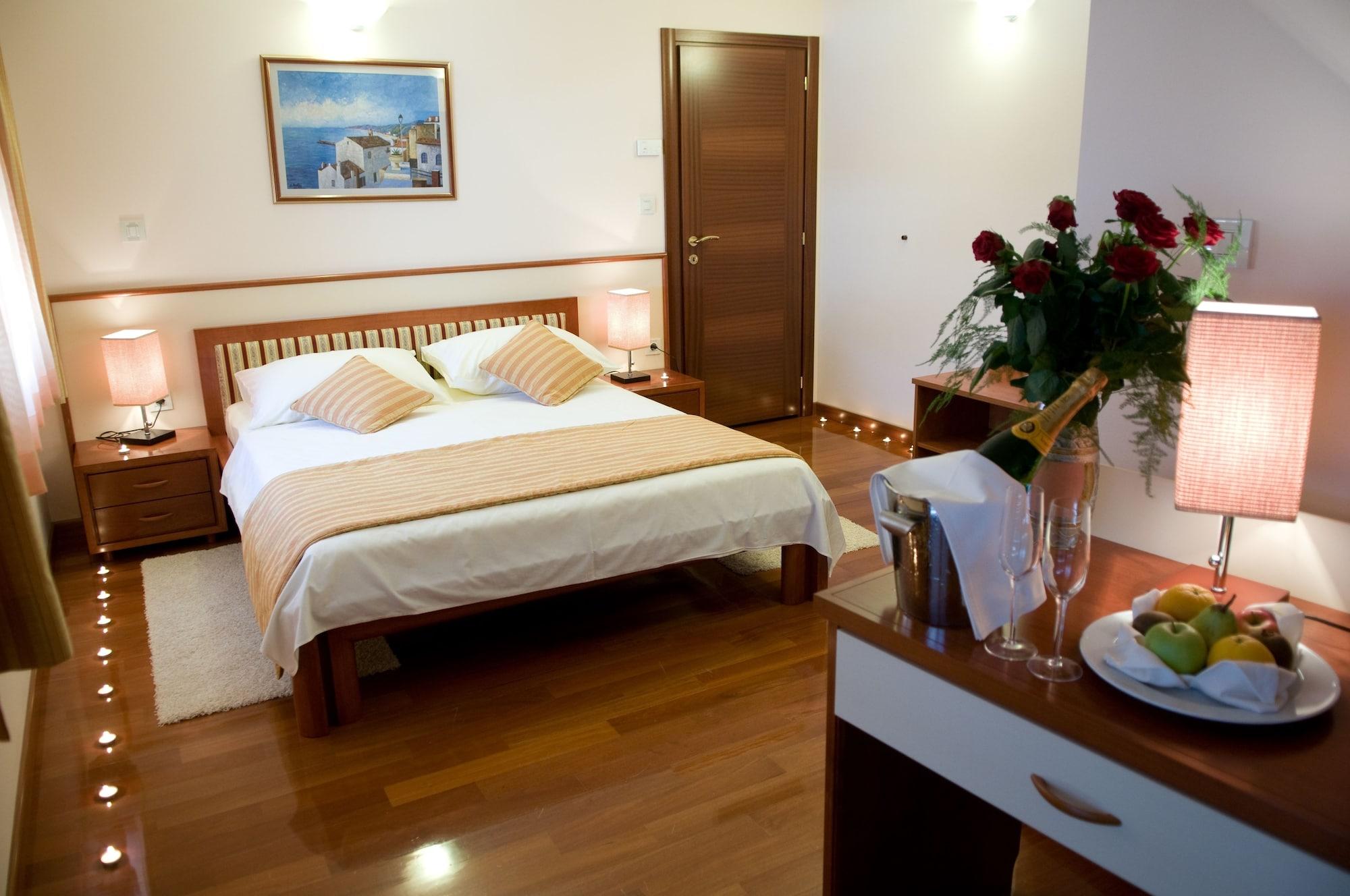 Palace 4*